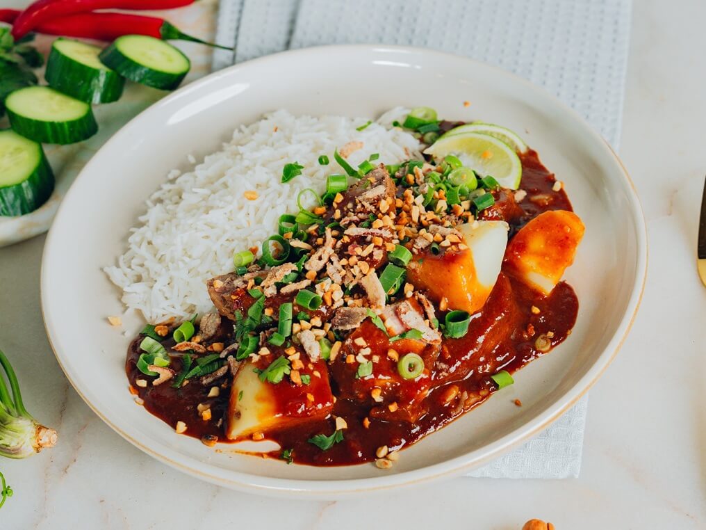 Beef Massaman Curry With Rice Ready made Meal My Fitness Kitchn Beef Massaman Curry With Rice Ready made Meal My Fitness Kitchn